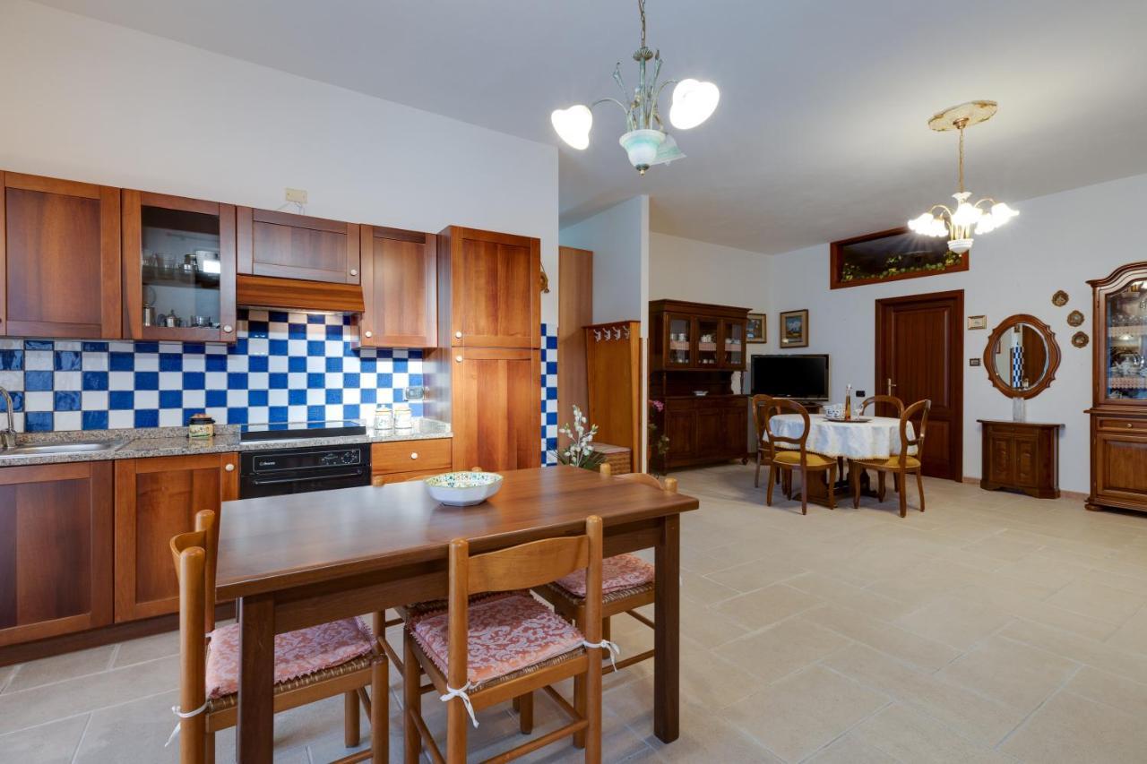 Casa Vacanze Maria ボーザ エクステリア 写真