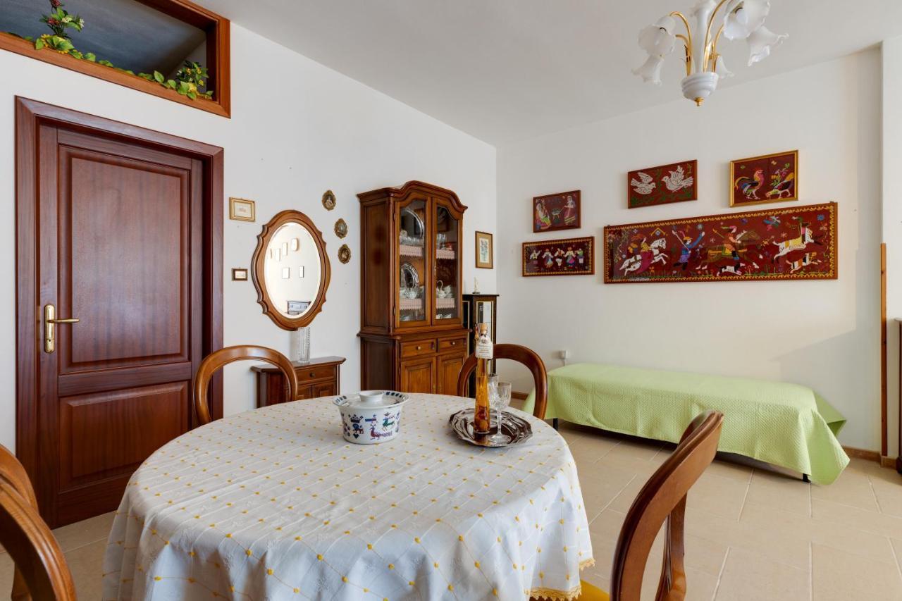 Casa Vacanze Maria ボーザ エクステリア 写真