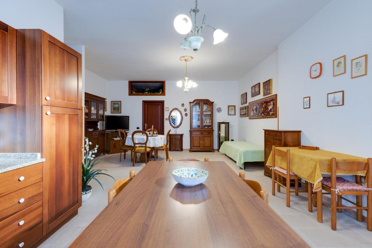 Casa Vacanze Maria ボーザ エクステリア 写真