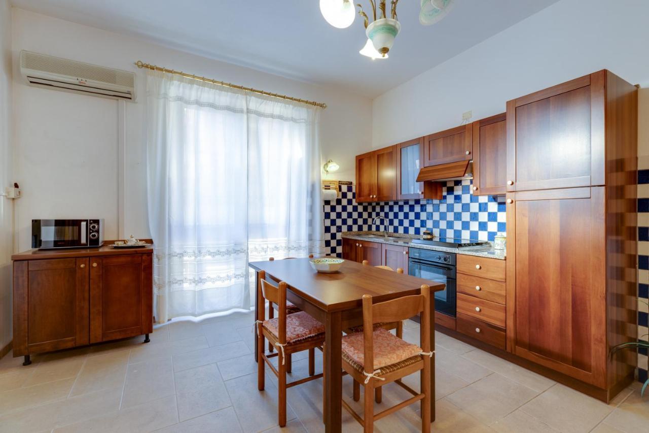 Casa Vacanze Maria ボーザ エクステリア 写真